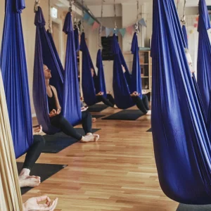 AntiGravity Yoga – Din väg till återhämtning 🌿